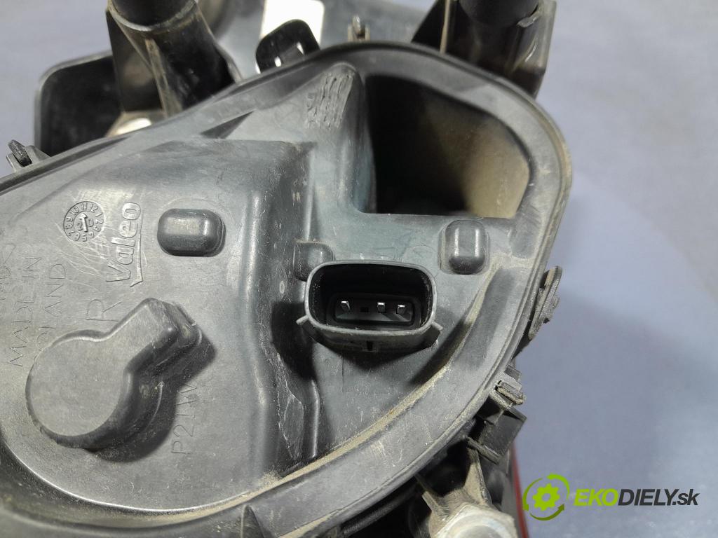 Opel Astra 2016 svetlo / reflektor zad Prava: Vonkajsia: 
