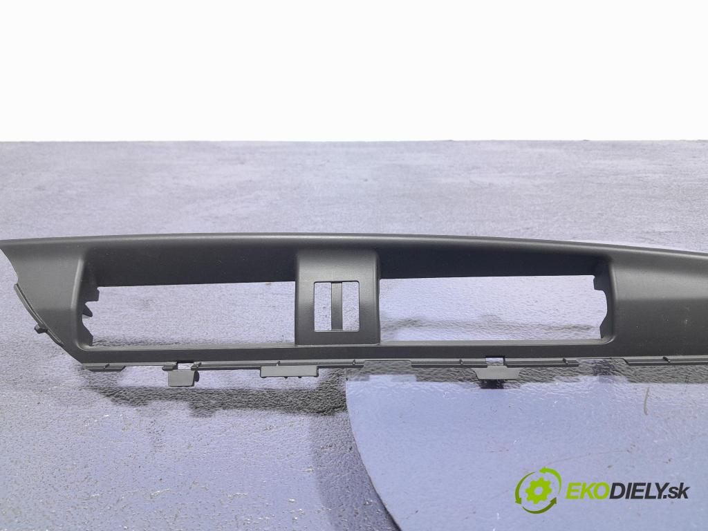 Toyota Auris 2015 kryt Plast: Interiéry: 55412-02430