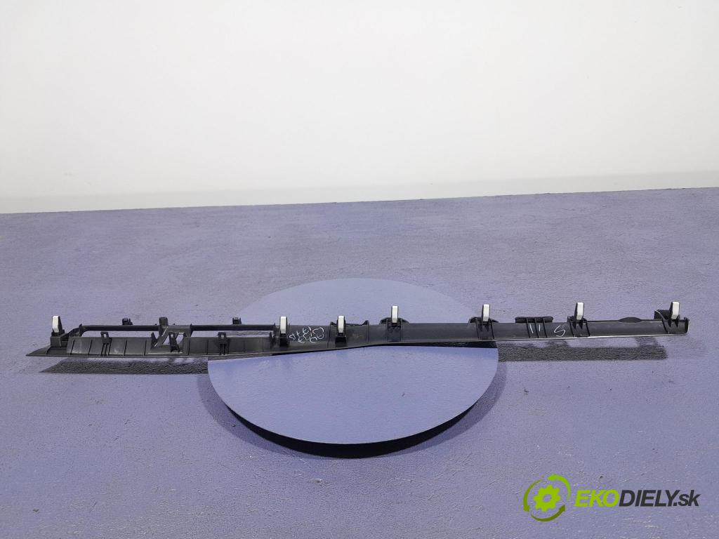 Toyota Auris 2015 kryt Plast: Interiéry: 55412-02430