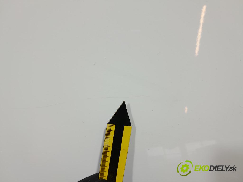 Toyota Auris 2015 dvere Predné pravé