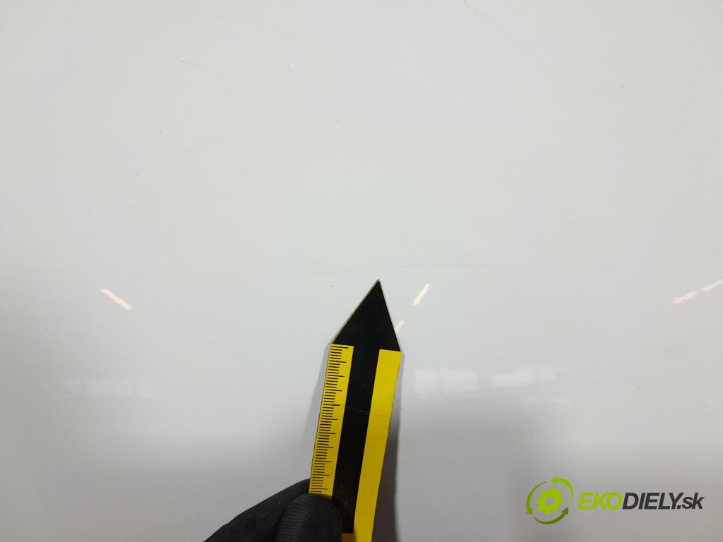 Toyota Auris 2015 dvere Predné pravé