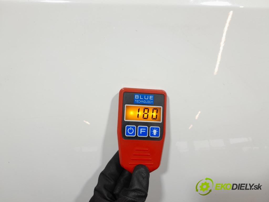 Toyota Auris 2015 dvere Predné pravé