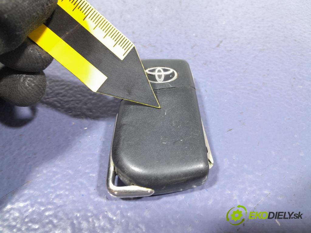 Toyota Auris 2015 Spínač zapalování. 89782-02010