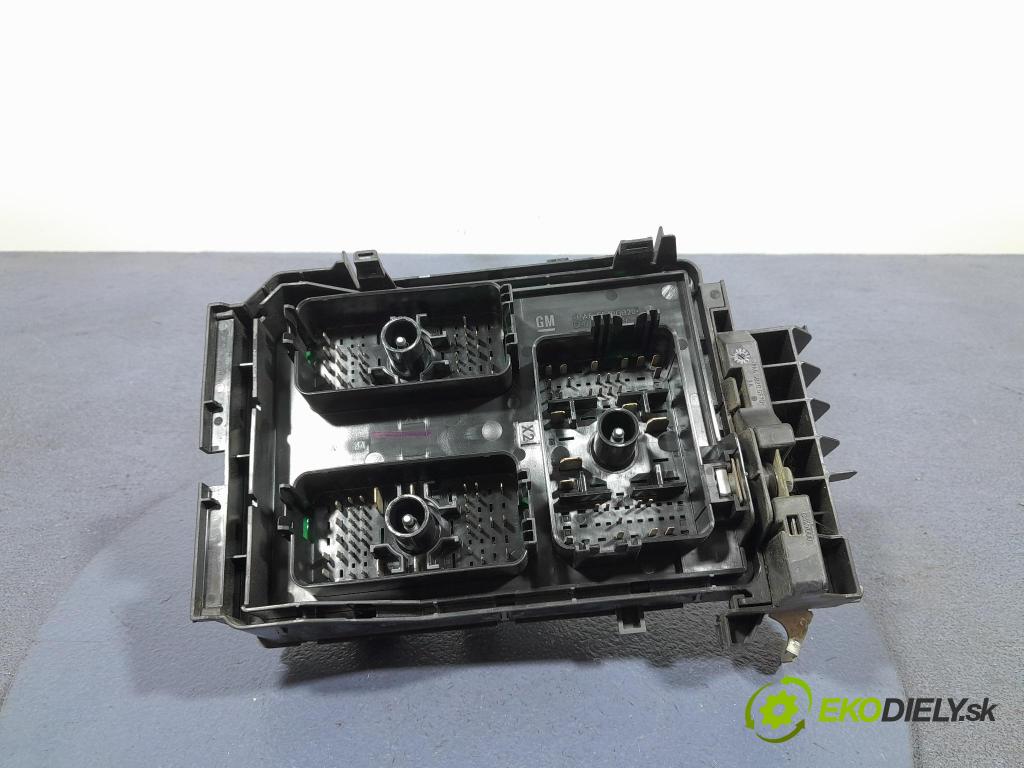 Opel Astra 2016 skrinka Poistky: 39040852