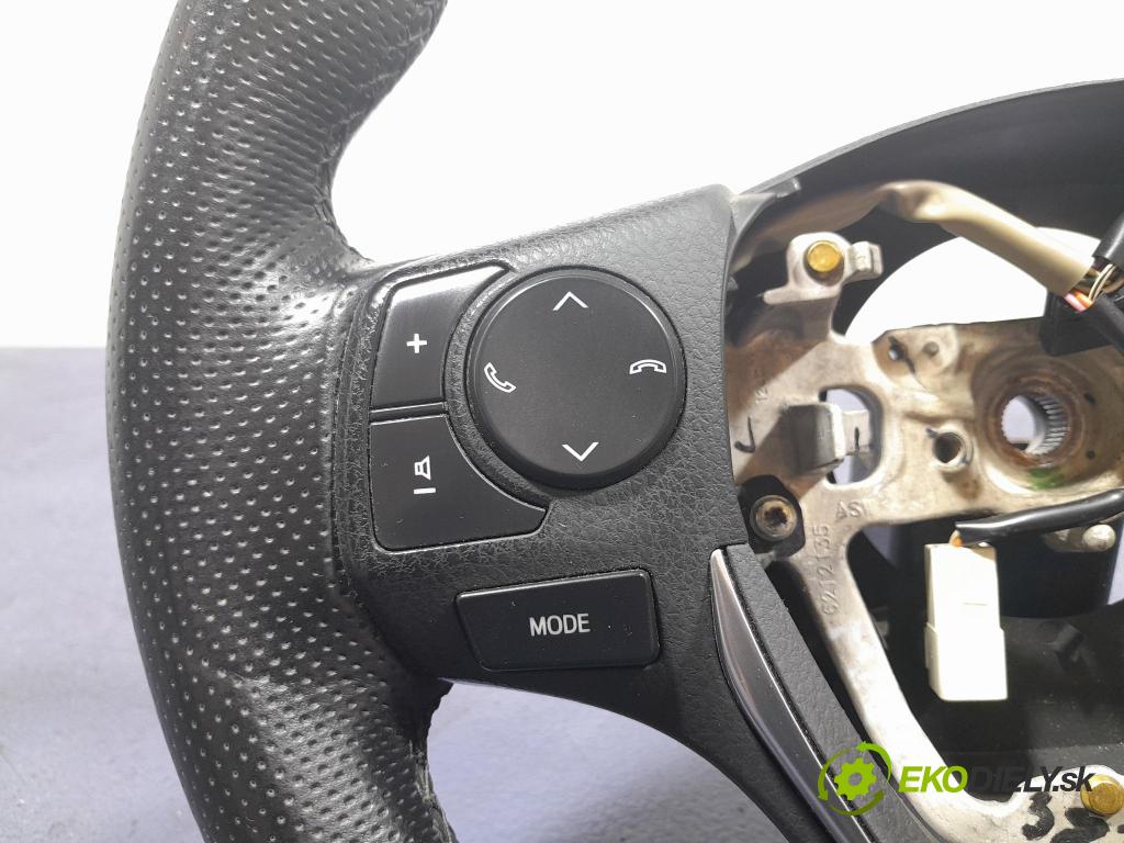 Toyota Auris 2015 volant 622837710