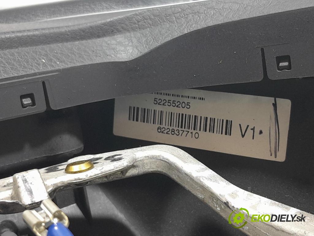 Toyota Auris 2015 volant 622837710