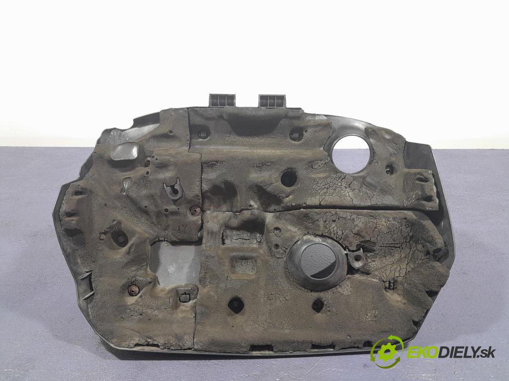 Toyota Auris 2015 kryt Motor: