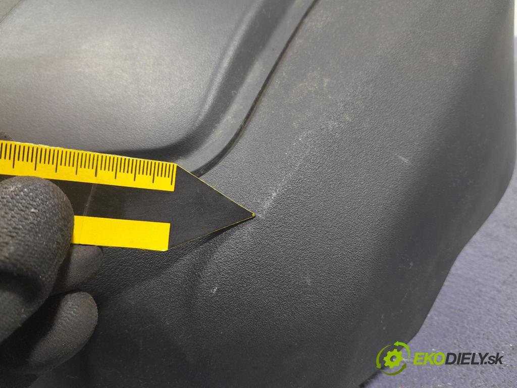 Toyota Auris 2015 kryt Motor: