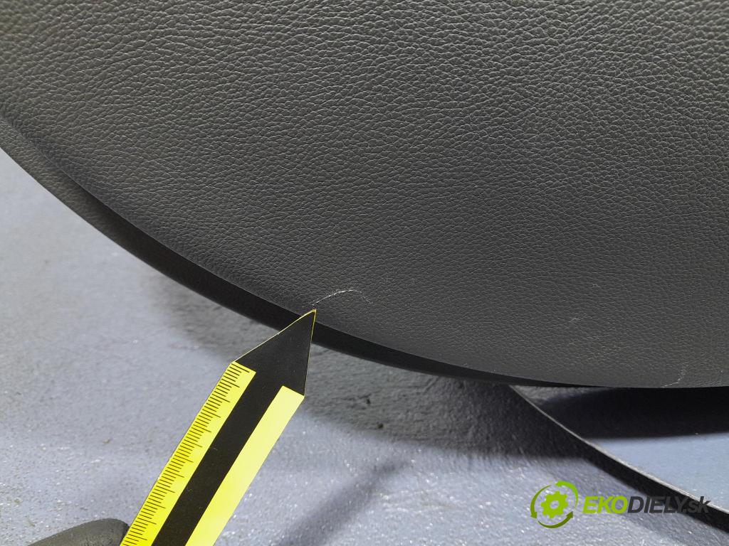 Opel Astra 2016 Tapacír: dveře před levá