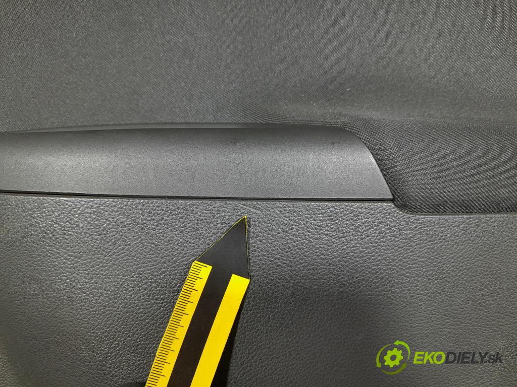 Opel Astra 2016 Tapacír: dveře Zad: Práva: