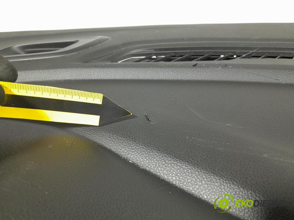 Opel Astra 2016 kokpit,pristrojová doska