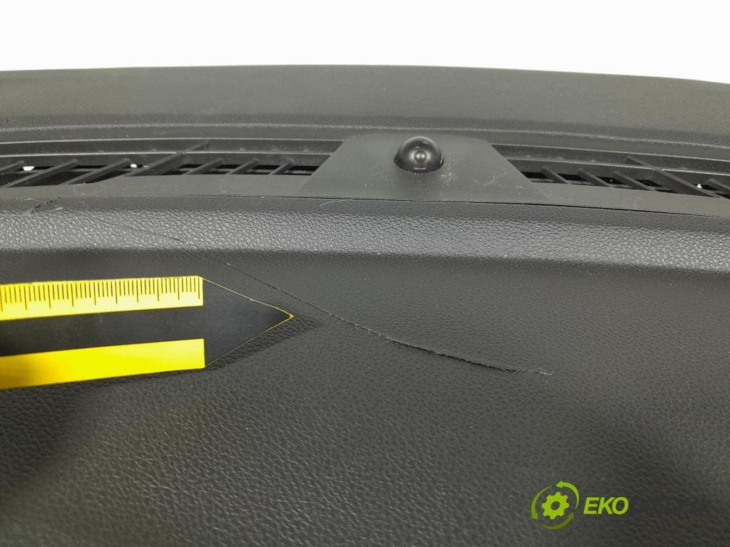 Opel Astra 2016 kokpit,pristrojová doska
