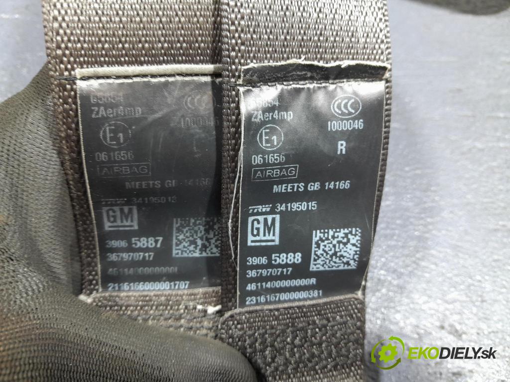 Opel Astra 2016 kokpit,pristrojová doska