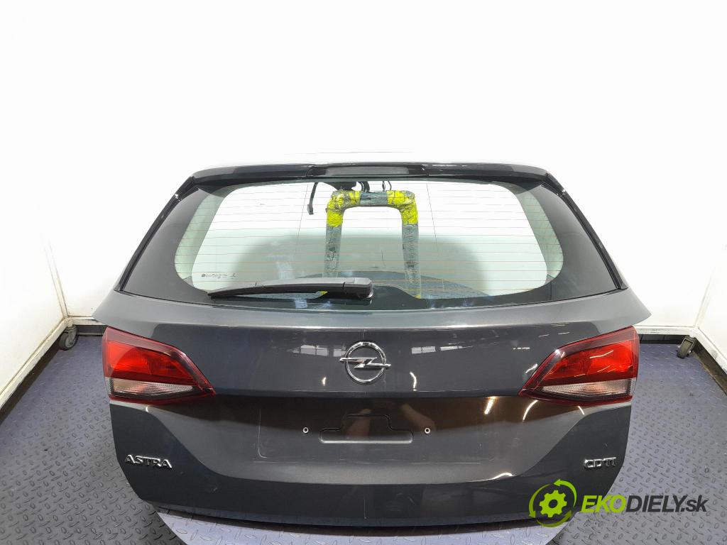 Opel Astra 2016 zadní dveře kufra: kufr