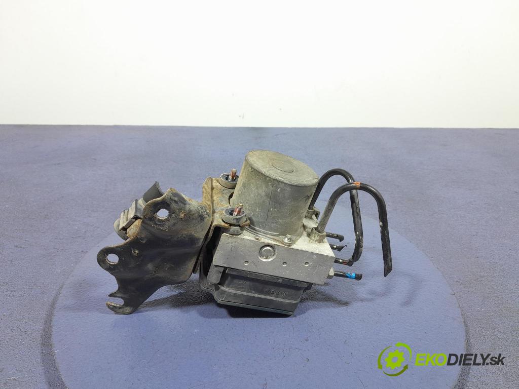 Toyota Auris 2015 čerpadlo ABS x 44540-02530