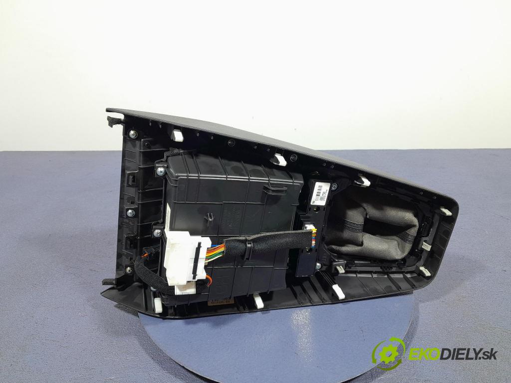 Kia Rio 2019 kryt Plast: Interiéry: 84635-H8000