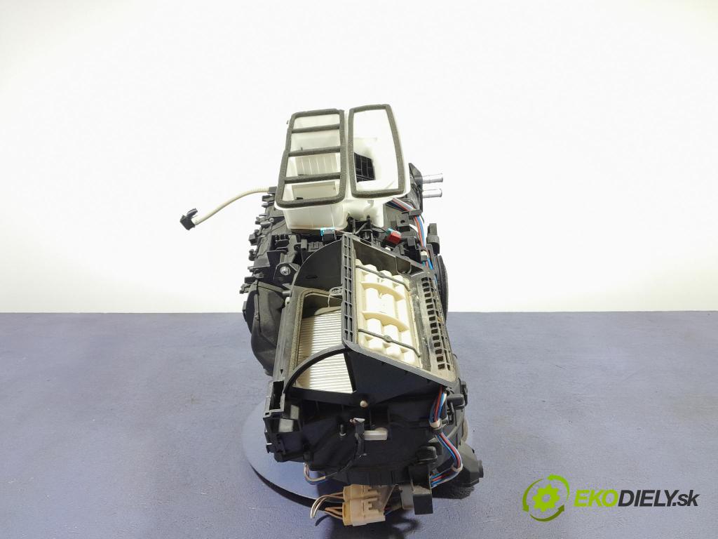 Toyota Auris 2015 radiator 87050-05A60