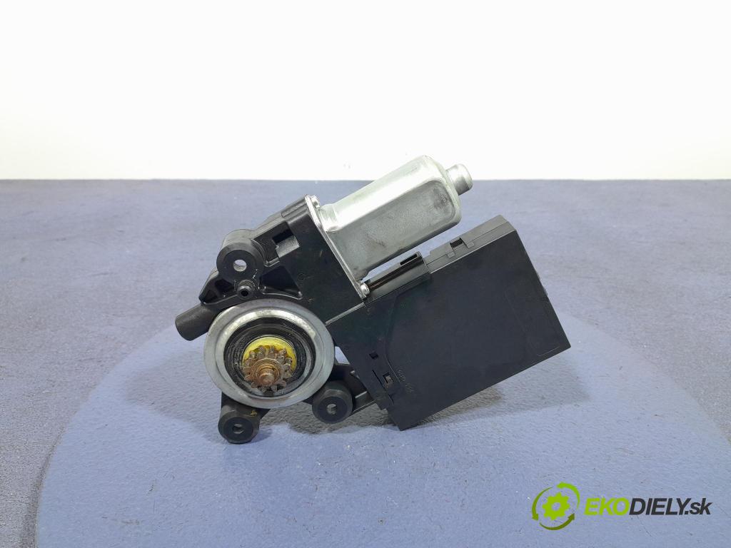 Volvo V50 2007 mechanizmus okna Okná: Predné Vľavo: 30798104