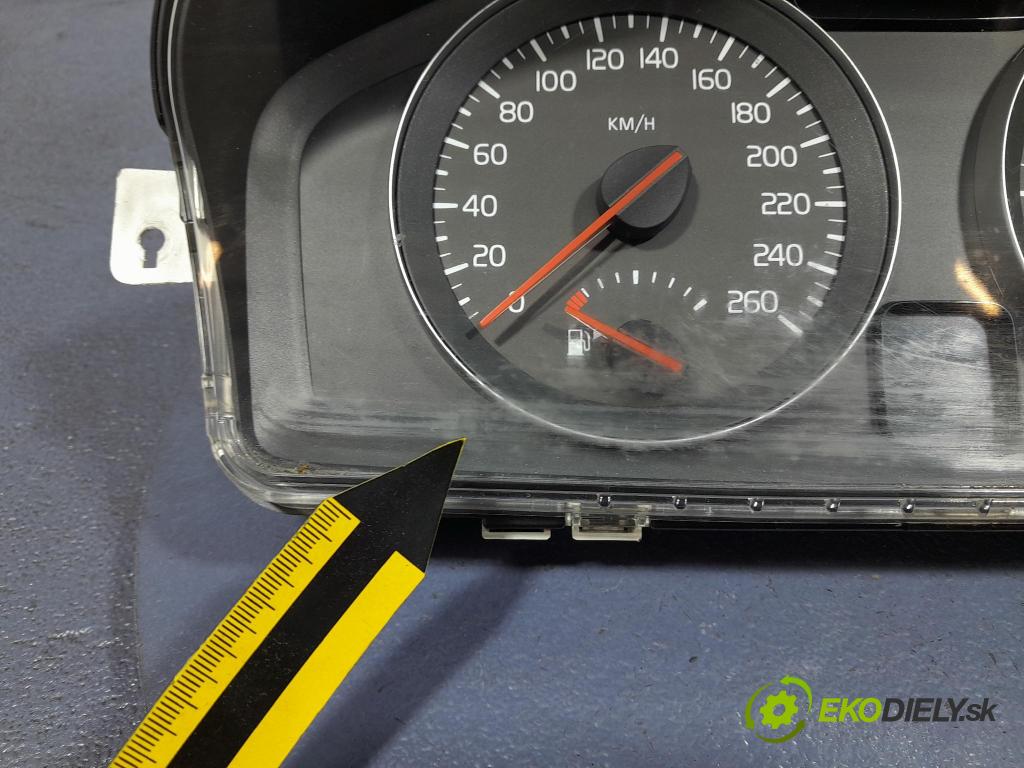 Volvo V50 2007 Přístrojová deska 30765310
