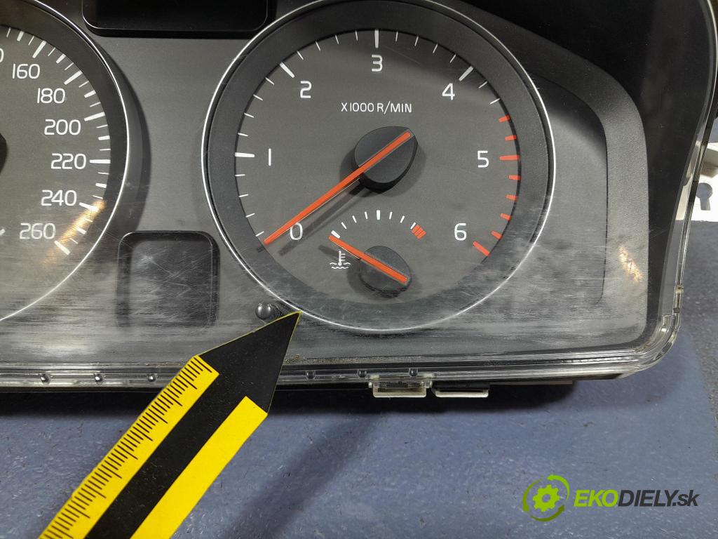 Volvo V50 2007 Přístrojová deska 30765310