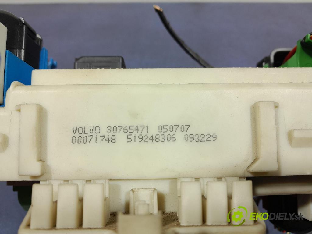 Volvo V50 2007 skříňka Pojistky 30765471