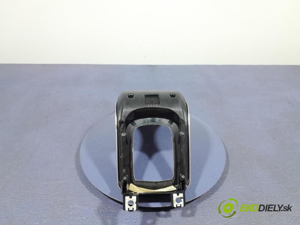 Volvo V50 2007 kryt Plast: Interiéry: 8623064