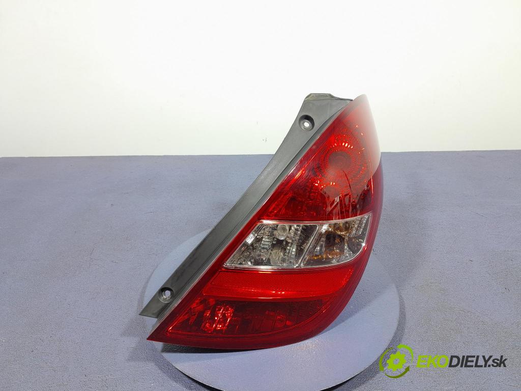 Hyundai I20 2011 svetlo / reflektor zad Prava: Vonkajsia: 92402-4P000