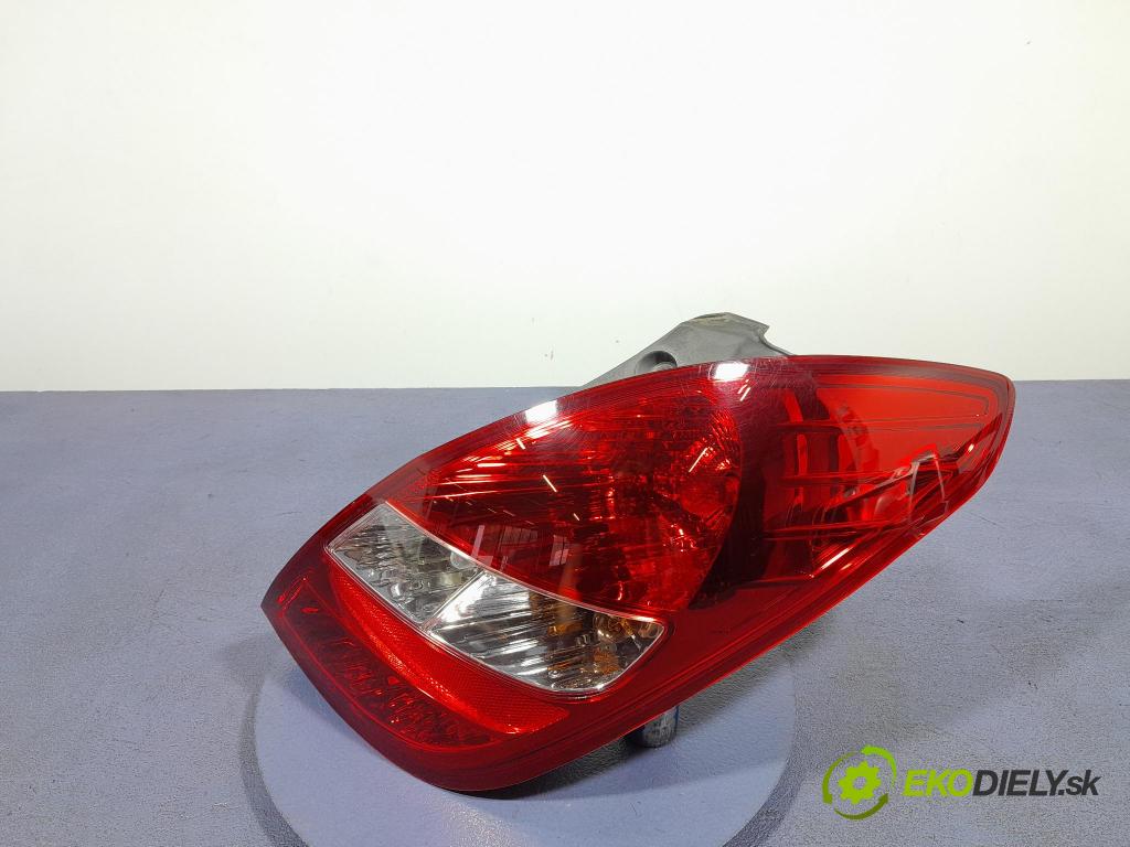 Hyundai I20 2011 svetlo / reflektor zad Prava: Vonkajsia: 92402-4P000