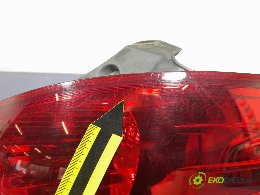 Hyundai I20 2011 svetlo / reflektor zad Prava: Vonkajsia: 92402-4P000