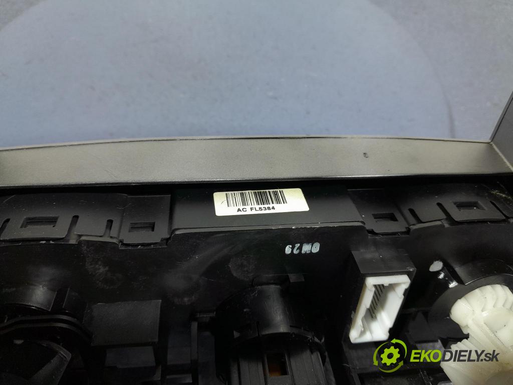 Hyundai I20 2011 prepínač Klimatizácia: Prúd vzduchu: