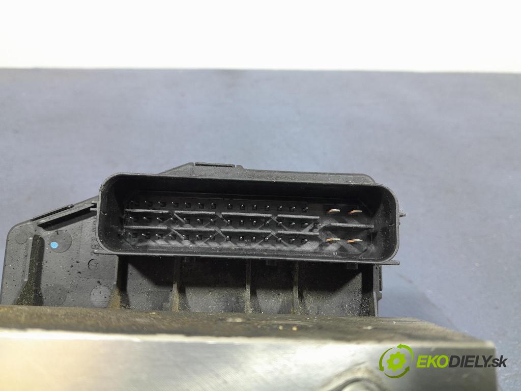 Mercedes C-klasa 2000 čerpadlo ABS x A0044310512