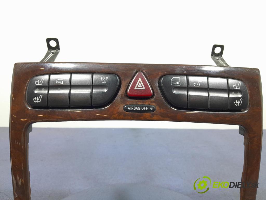 Mercedes C-klasa 2000 kryt Plast: Interiéry: A2036804639