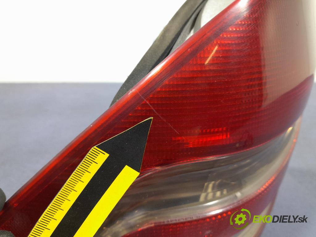 Mercedes C-klasa 2000 svetlo / reflektor zad ľavá Vonkajsia: