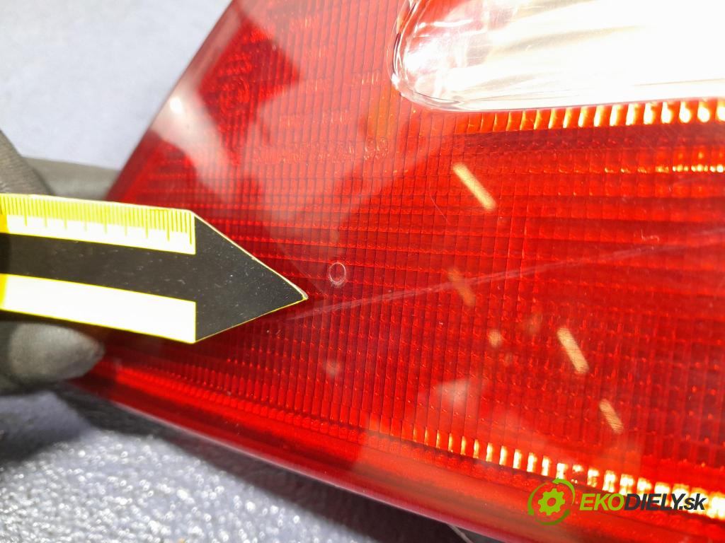 Mercedes C-klasa 2000 svetlo / reflektor zad ľavá Vonkajsia: