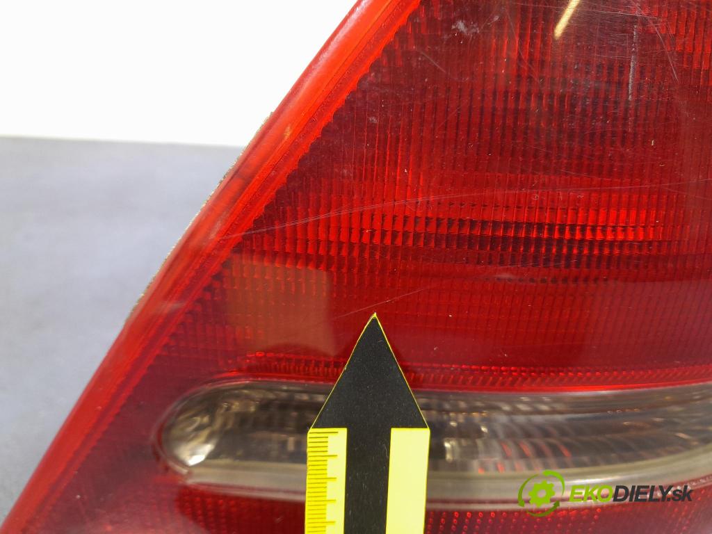 Mercedes C-klasa 2000 svetlo / reflektor zad Prava: Vonkajsia:
