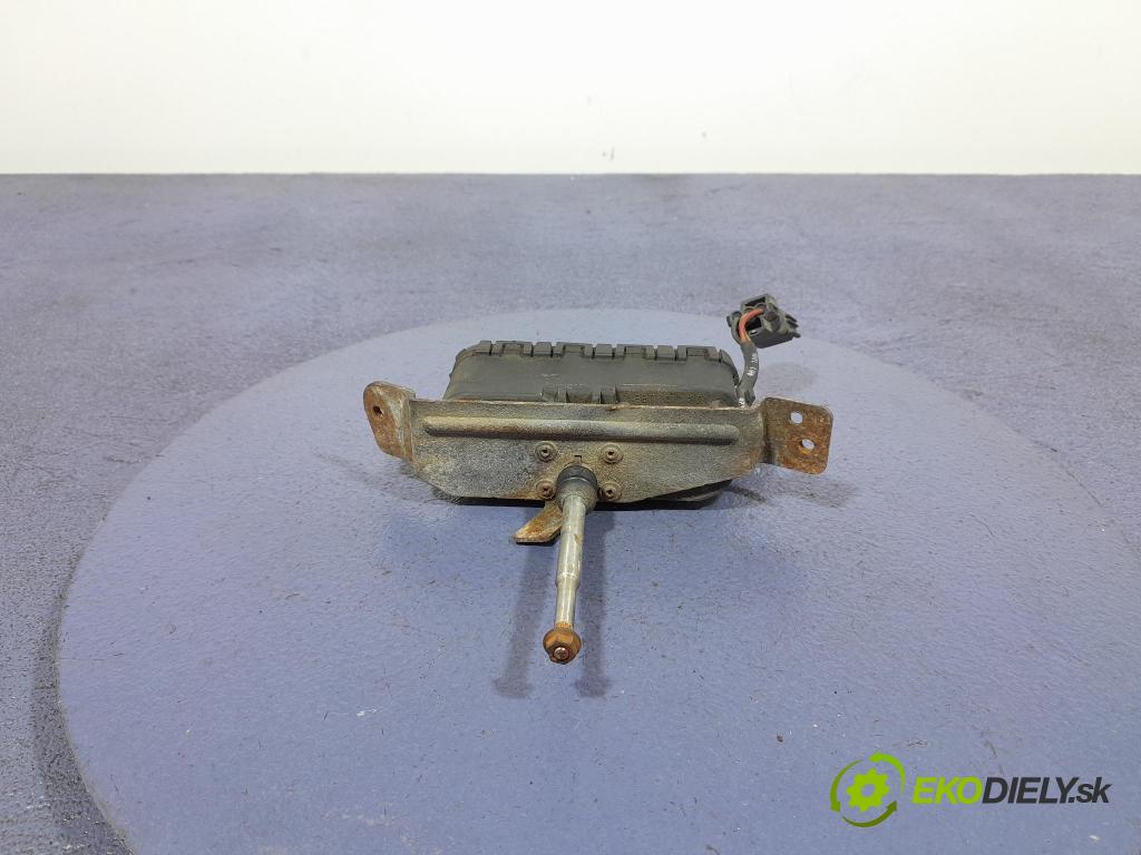 Volvo S80 2002 mechanizmus motor: Stierače: Predné 9154528