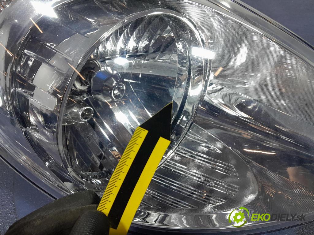 Hyundai I20 2011 Reflektor: v pravo: