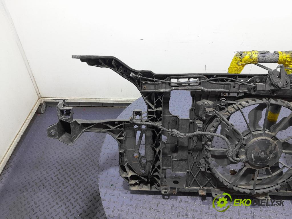 Hyundai I20 2011 výstuha Predné: / pas predný