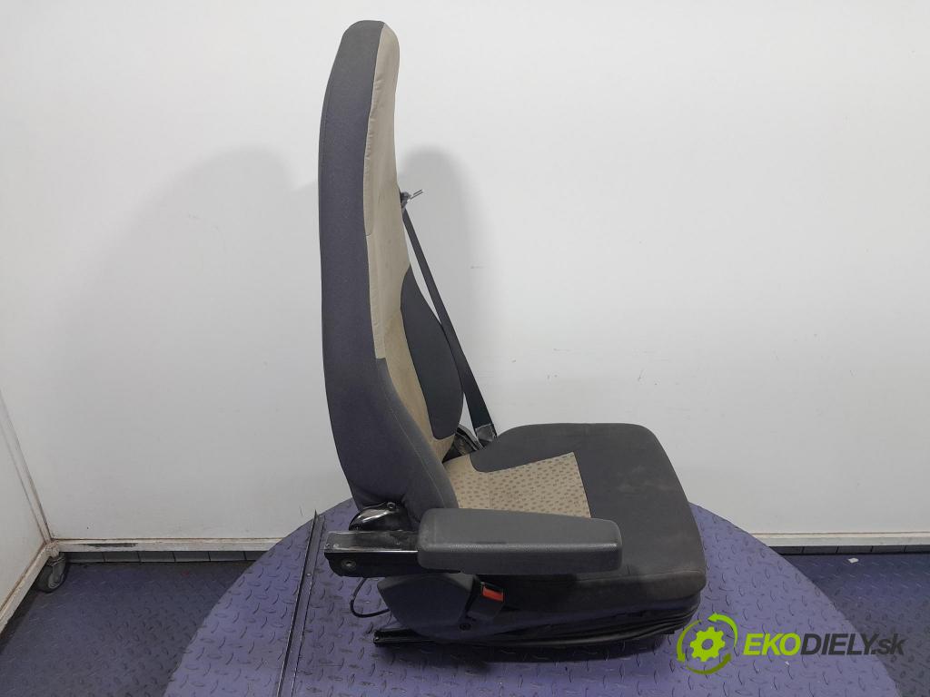 Renault Midlum 2011 Sedadlo Řidiči