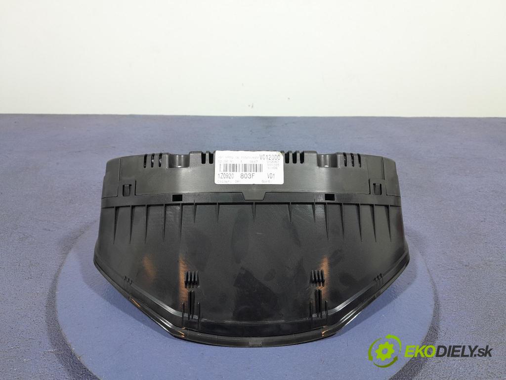Skoda Octavia 2010 Přístrojová deska 1Z0920803F