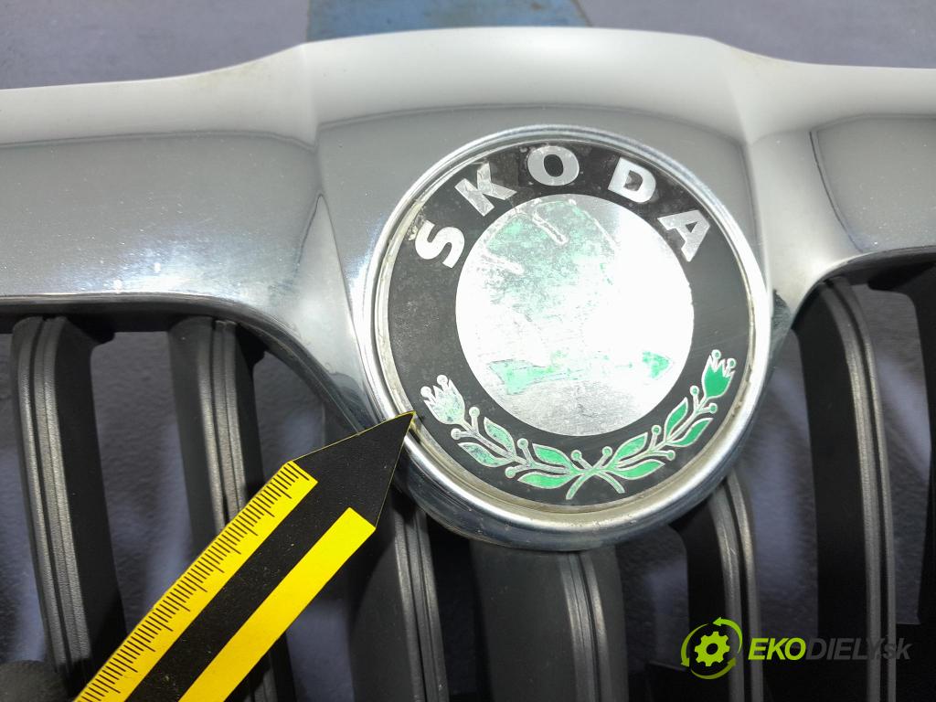 Skoda Octavia 2010 miežka / Gril: 1Z0853651C