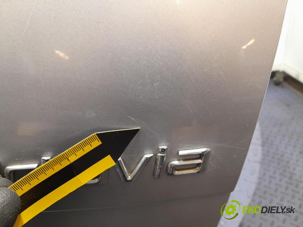 Skoda Octavia 2010 zadní dveře kufra: kufr