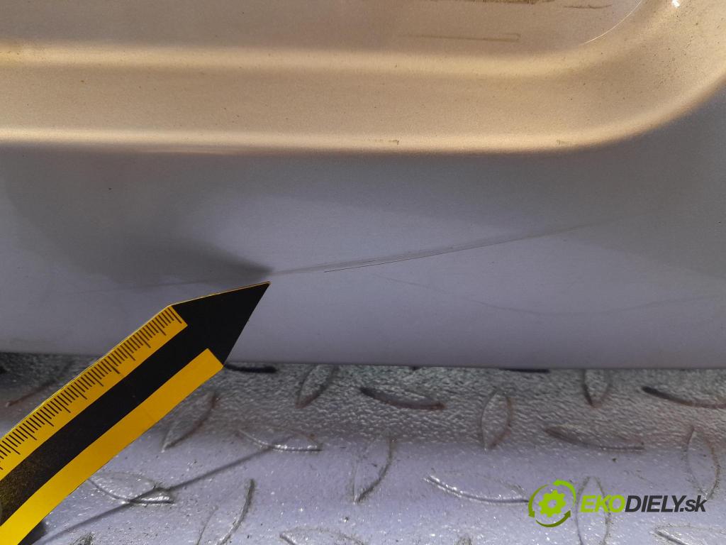 Skoda Octavia 2010 zadní dveře kufra: kufr