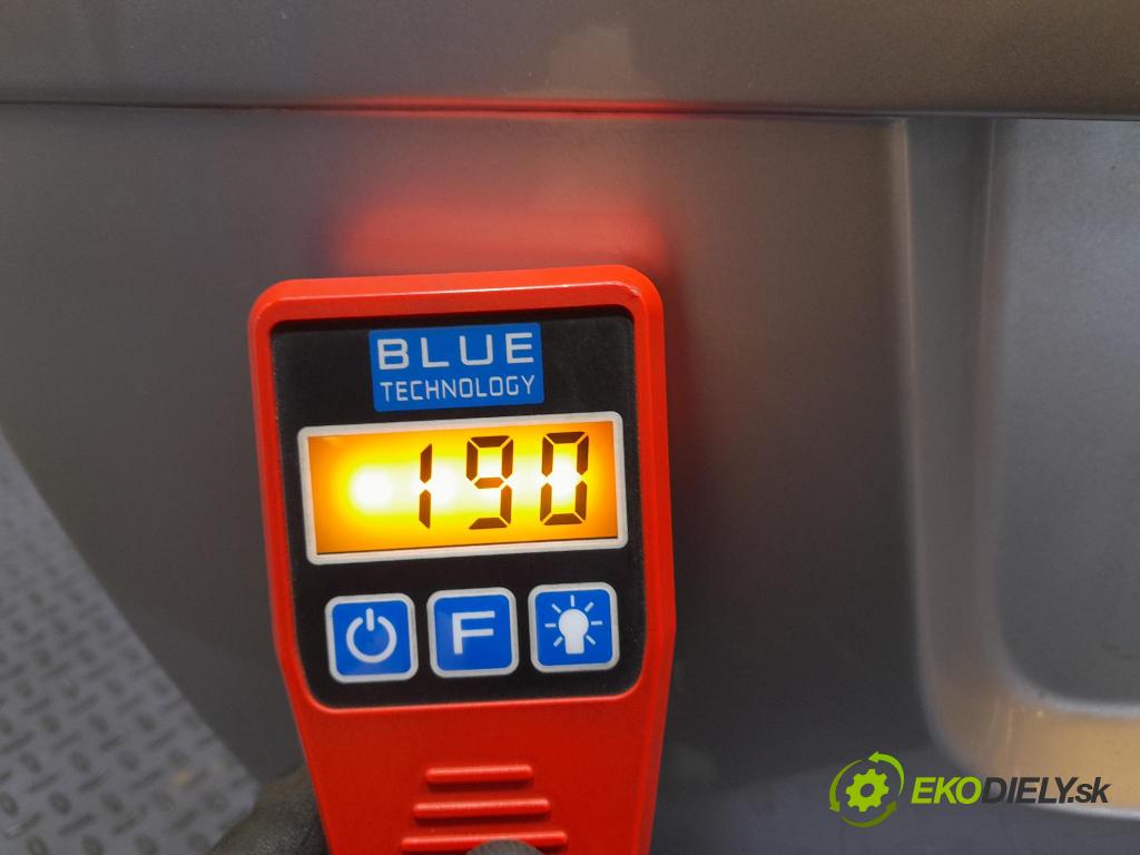 Skoda Octavia 2010 zadní dveře kufra: kufr