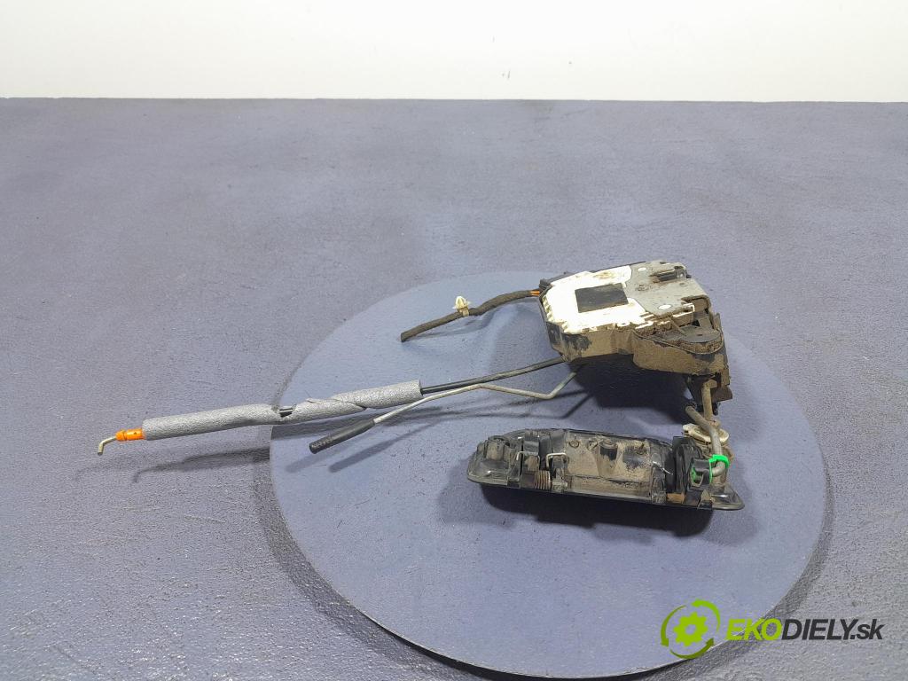 Land rover Freelander 2004 klika před levá CXB101510