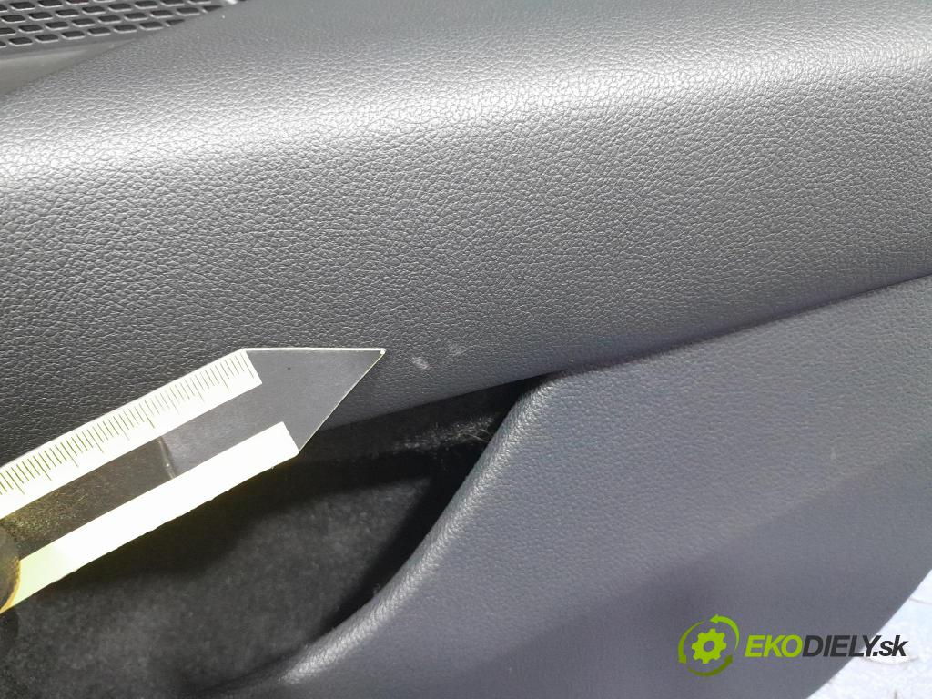 Skoda Octavia 2021 Čalounictví: dvere Predné Prava: