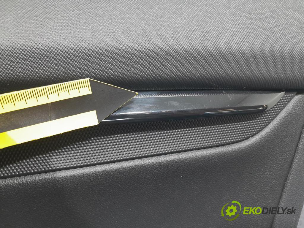 Skoda Octavia 2021 Čalounictví: dvere Predné Prava: