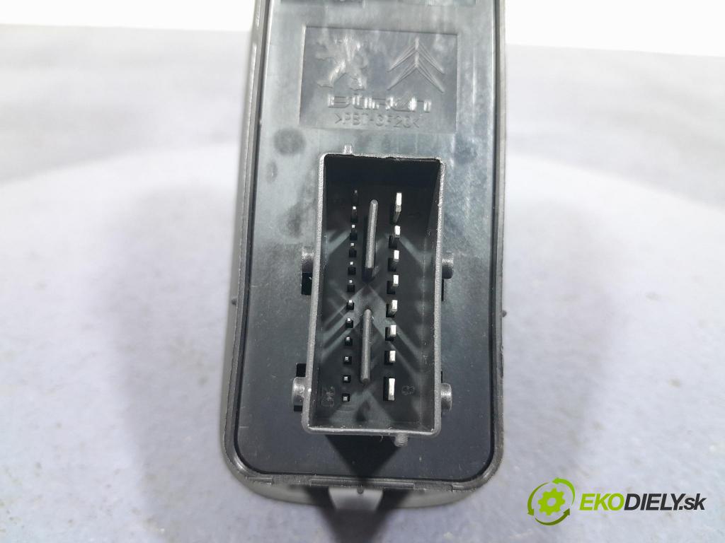 Peugeot 508 2016 Přepínač Sklenka: 98026370ZD