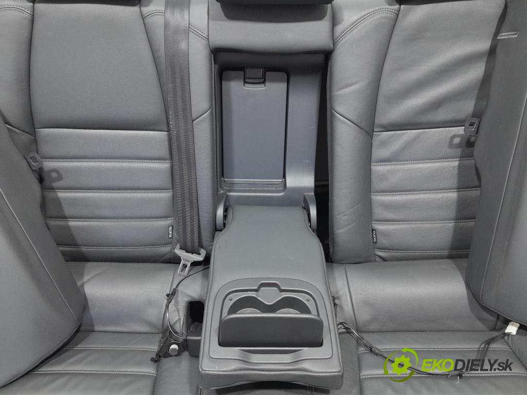 Peugeot 508 2016 sedačke: Soubor.