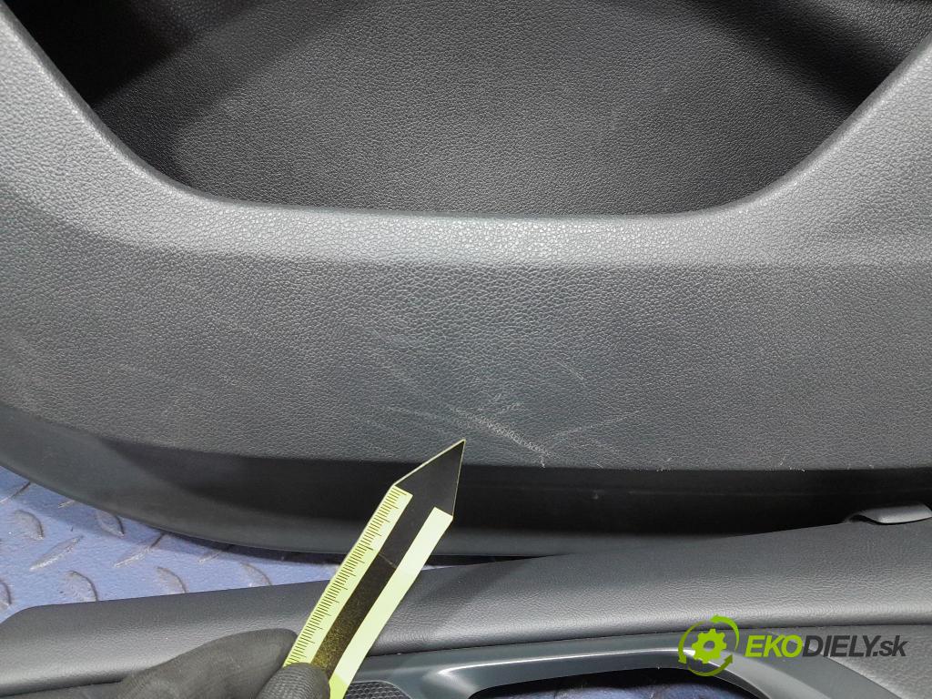 Peugeot 508 2016 sedačke: Soubor.
